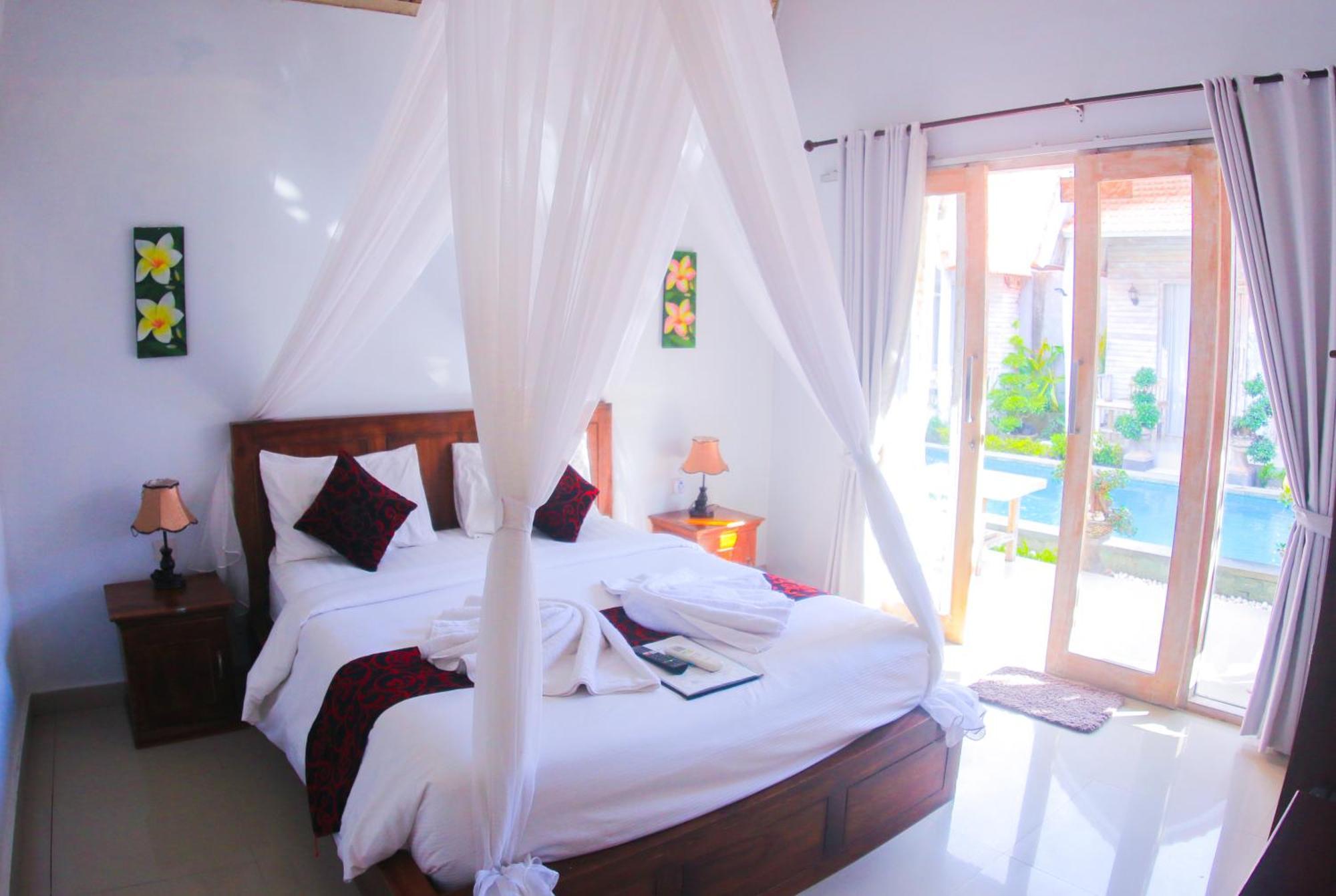 The Box Paradise Cottage Batununggul Exterior photo