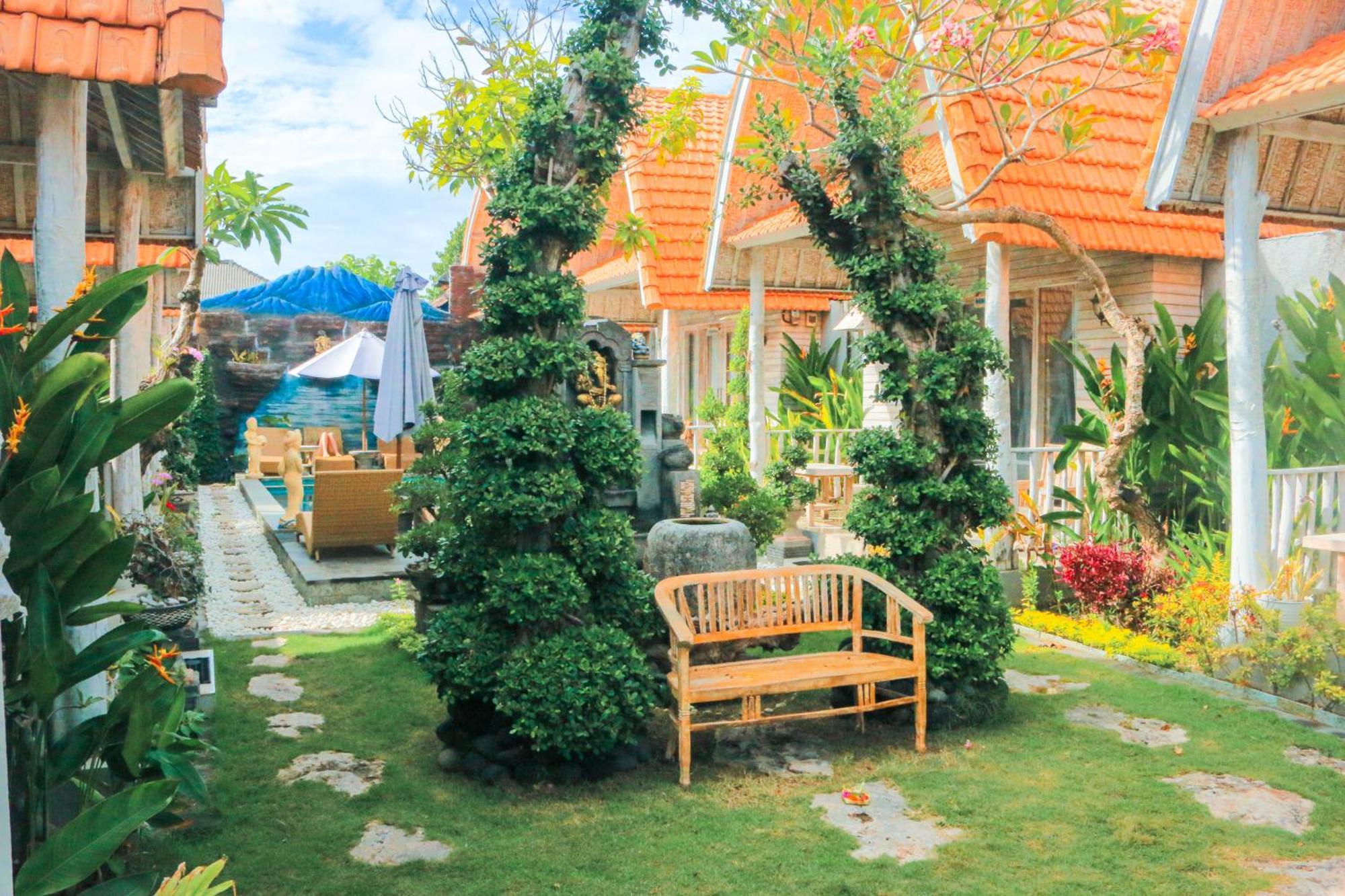 The Box Paradise Cottage Batununggul Exterior photo